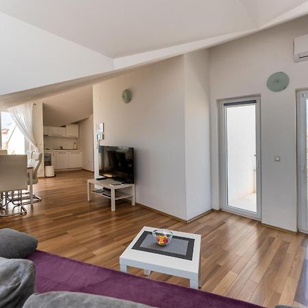 Apartments Barbati Новаля Екстер'єр фото