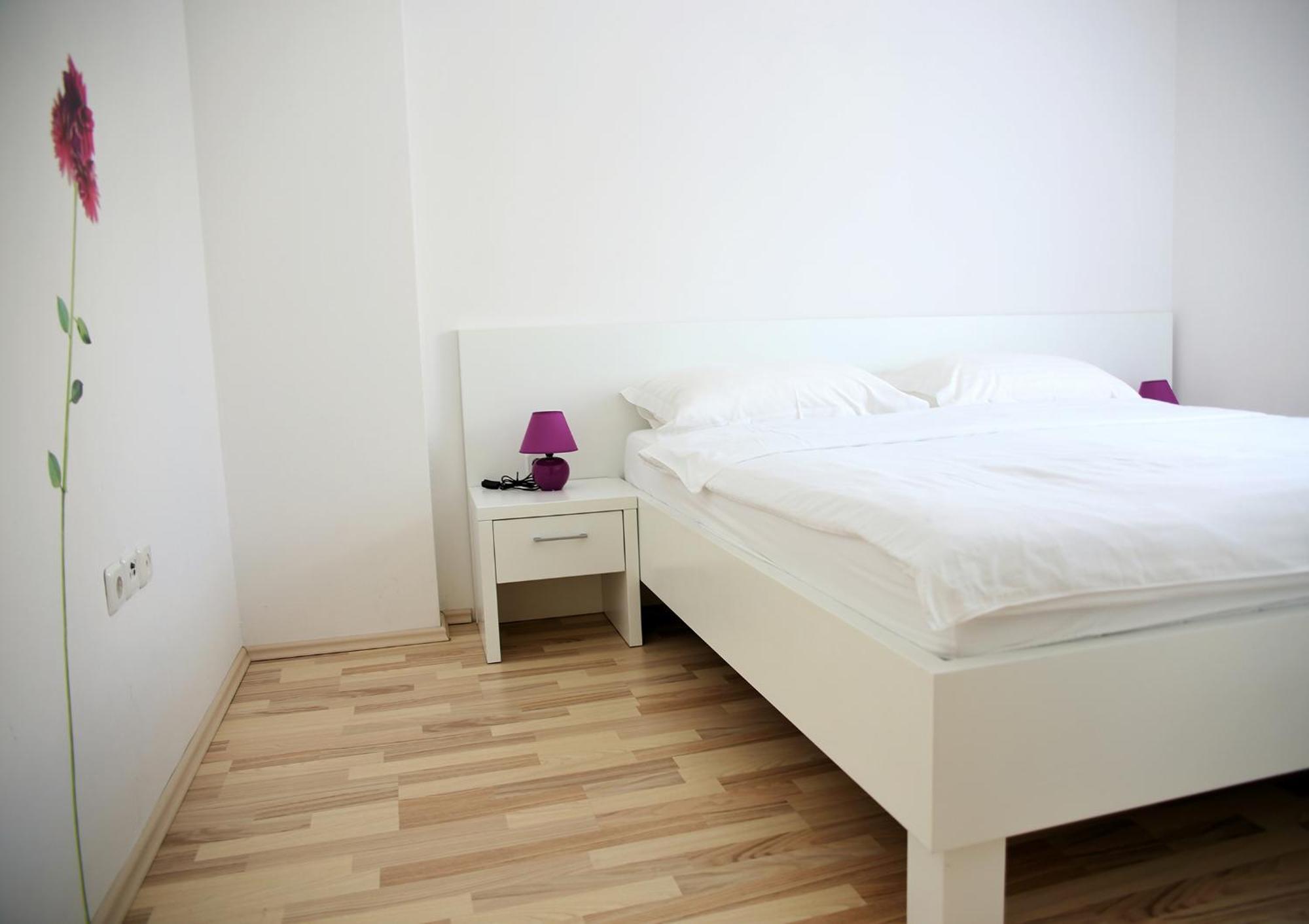 Apartments Barbati Новаля Екстер'єр фото