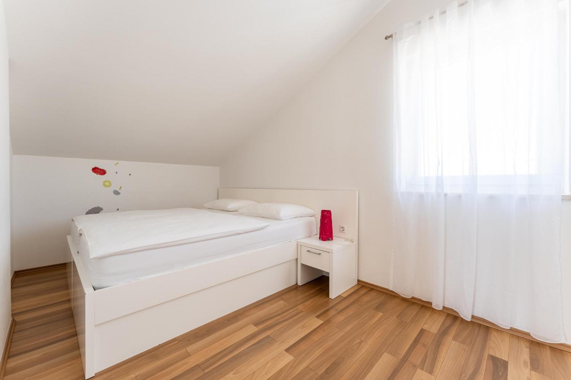 Apartments Barbati Новаля Екстер'єр фото