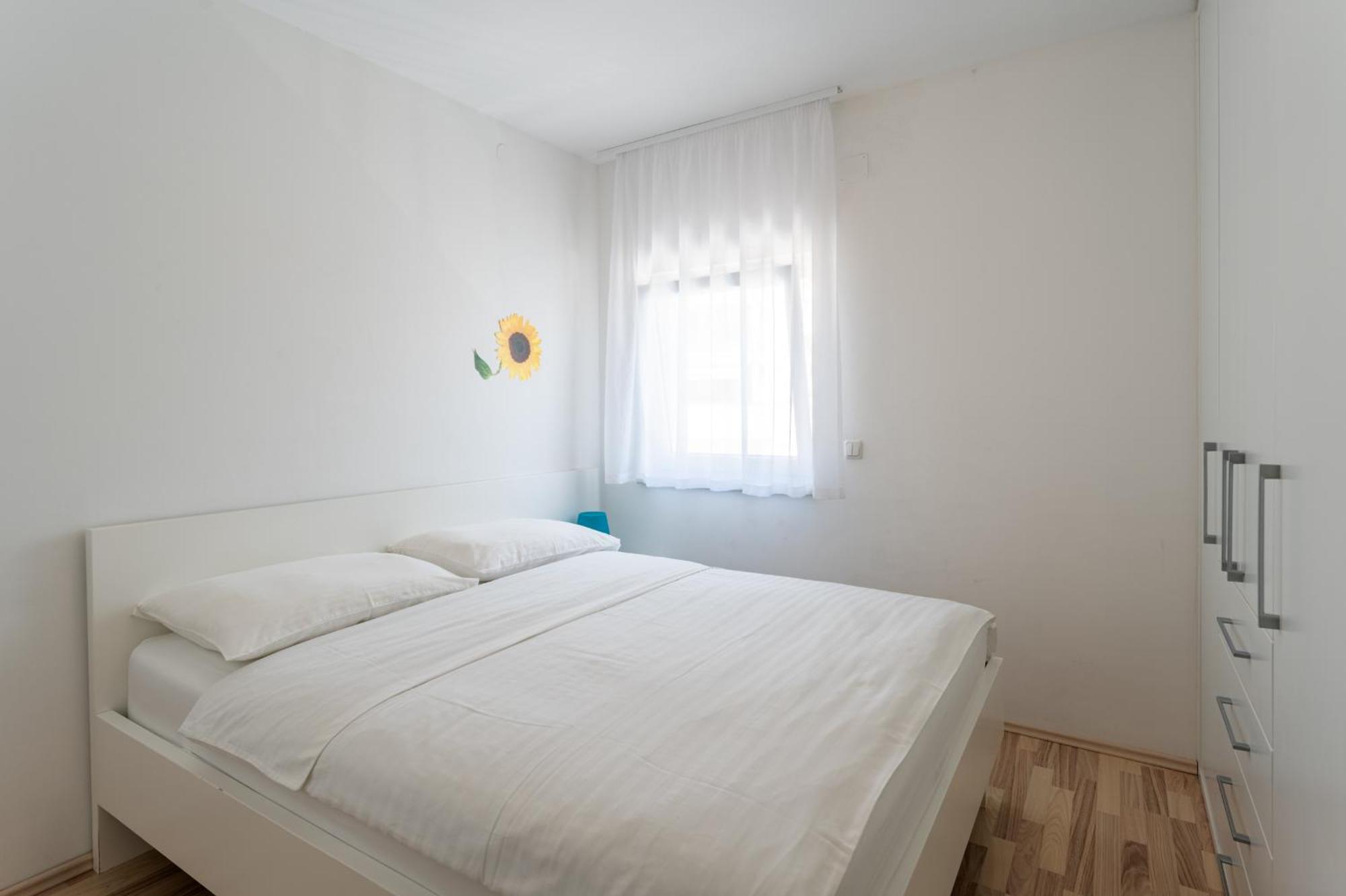 Apartments Barbati Новаля Екстер'єр фото