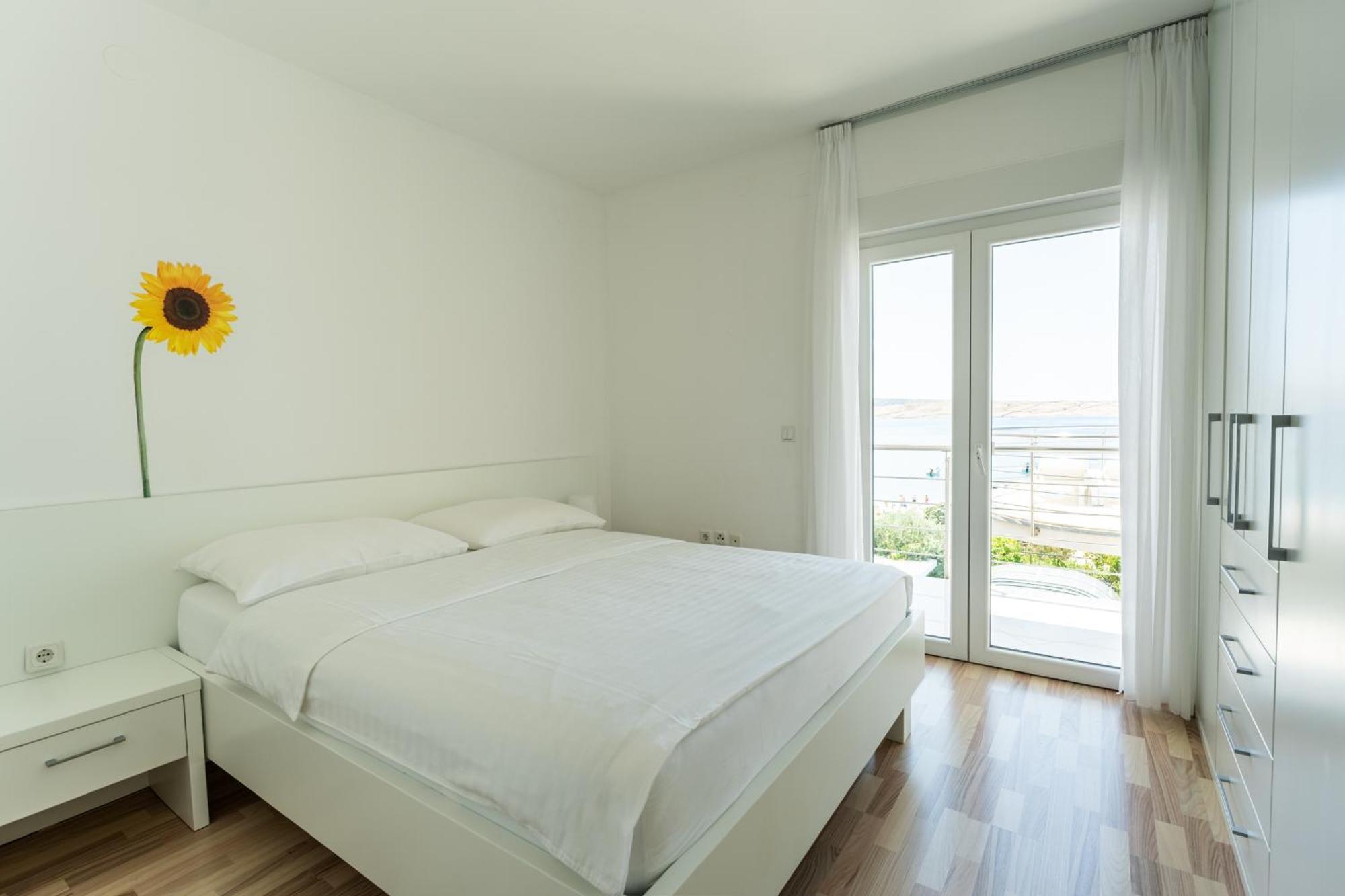 Apartments Barbati Новаля Екстер'єр фото
